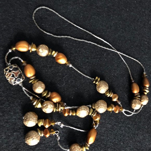 Yellow beads silver metal chain necklace 24" long - Picture 5 of 5